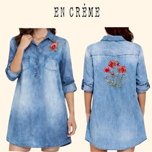 En Crème Blue Denim Mini Dress | Red Floral Embroidery | Size Large